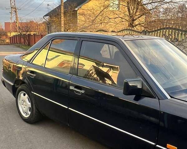 Синий Мерседес Е-Класс, объемом двигателя 2.2 л и пробегом 447 тыс. км за 1900 $, фото 8 на Automoto.ua