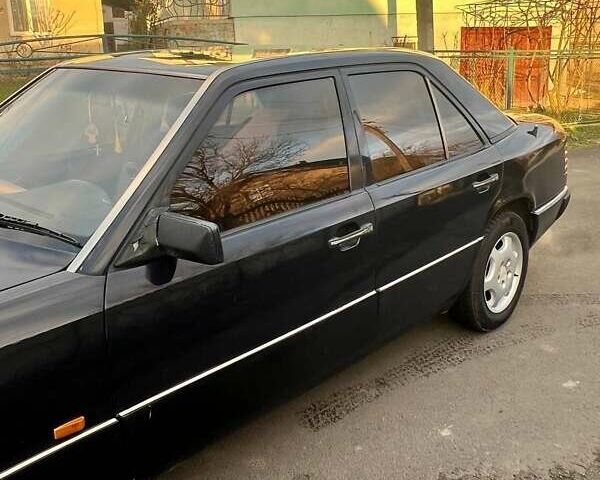 Синий Мерседес Е-Класс, объемом двигателя 2.2 л и пробегом 447 тыс. км за 1900 $, фото 2 на Automoto.ua