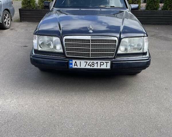 Синий Мерседес Е-Класс, объемом двигателя 2.2 л и пробегом 358 тыс. км за 2200 $, фото 3 на Automoto.ua