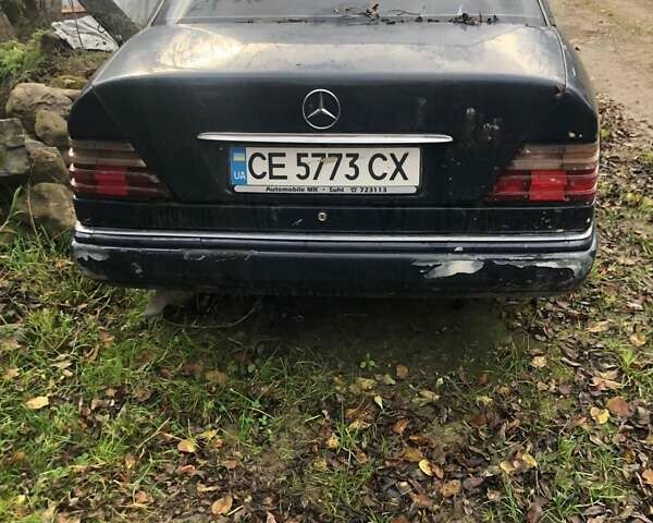 Синий Мерседес Е-Класс, объемом двигателя 2.2 л и пробегом 497 тыс. км за 1100 $, фото 2 на Automoto.ua