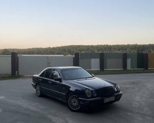 Синій Мерседес Е-Клас, об'ємом двигуна 2.3 л та пробігом 320 тис. км за 2500 $, фото 2 на Automoto.ua