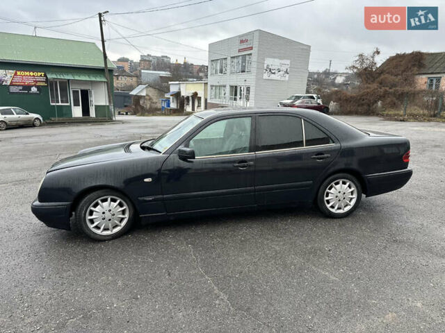 Синий Мерседес Е-Класс, объемом двигателя 2.3 л и пробегом 500 тыс. км за 2300 $, фото 9 на Automoto.ua