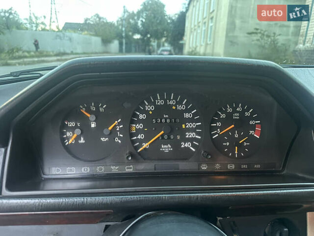 Синій Мерседес Е-Клас, об'ємом двигуна 2 л та пробігом 536 тис. км за 2950 $, фото 6 на Automoto.ua