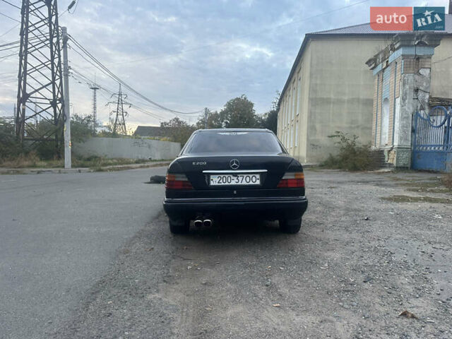 Синій Мерседес Е-Клас, об'ємом двигуна 2 л та пробігом 536 тис. км за 2950 $, фото 3 на Automoto.ua
