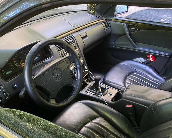 Синій Мерседес Е-Клас, об'ємом двигуна 2.3 л та пробігом 320 тис. км за 2500 $, фото 5 на Automoto.ua