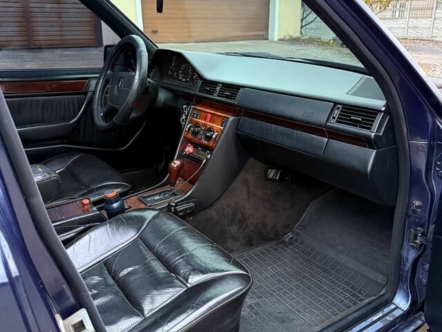 Мерседес Е-Класс 1995 в Харькове на Automoto.ua Синий Мерседес Е-Класс, объемом двигателя 2.8 л и пробегом 362 тыс. км за 4800 $, фото 10 на Automoto.ua