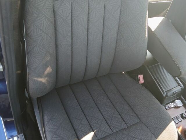 Синій Мерседес Е-Клас, об'ємом двигуна 2 л та пробігом 290 тис. км за 5000 $, фото 6 на Automoto.ua