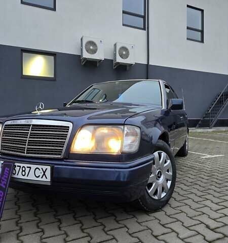 Синий Мерседес Е-Класс, объемом двигателя 2 л и пробегом 324 тыс. км за 2777 $, фото 22 на Automoto.ua