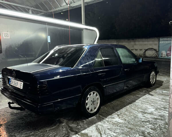 Мерседес Е-Класс 1995 в Хмельницком на Automoto.ua Синий Мерседес Е-Класс, объемом двигателя 2 л и пробегом 520 тыс. км за 2800 $, фото 4 на Automoto.ua