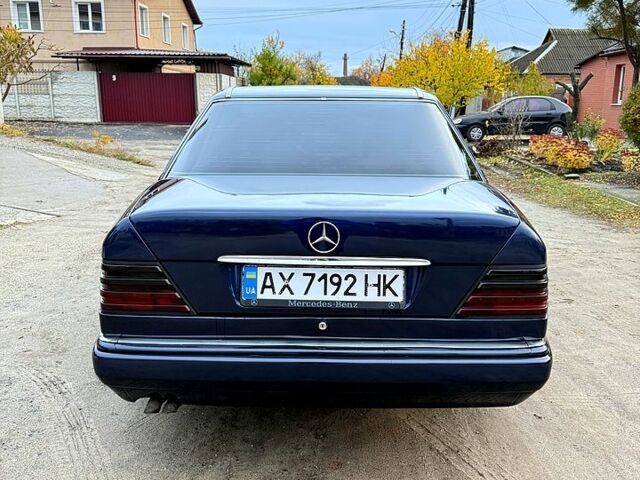 Мерседес Е-Класс 1995 в Харькове на Automoto.ua Синий Мерседес Е-Класс, объемом двигателя 2.8 л и пробегом 362 тыс. км за 4800 $, фото 4 на Automoto.ua