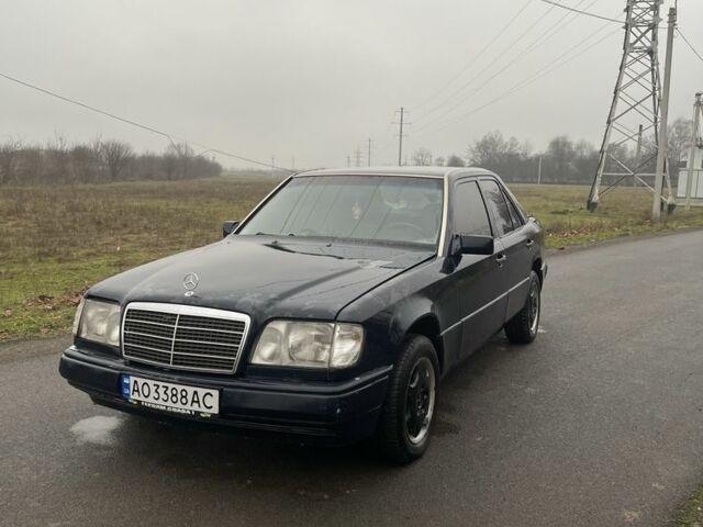 Синий Мерседес Е-Класс, объемом двигателя 3 л и пробегом 400 тыс. км за 2000 $, фото 2 на Automoto.ua