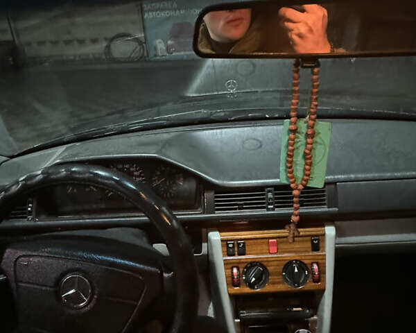 Мерседес Е-Класс 1995 в Хмельницком на Automoto.ua Синий Мерседес Е-Класс, объемом двигателя 2 л и пробегом 520 тыс. км за 2800 $, фото 11 на Automoto.ua