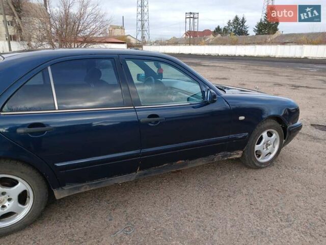 Синій Мерседес Е-Клас, об'ємом двигуна 2.2 л та пробігом 450 тис. км за 2700 $, фото 6 на Automoto.ua