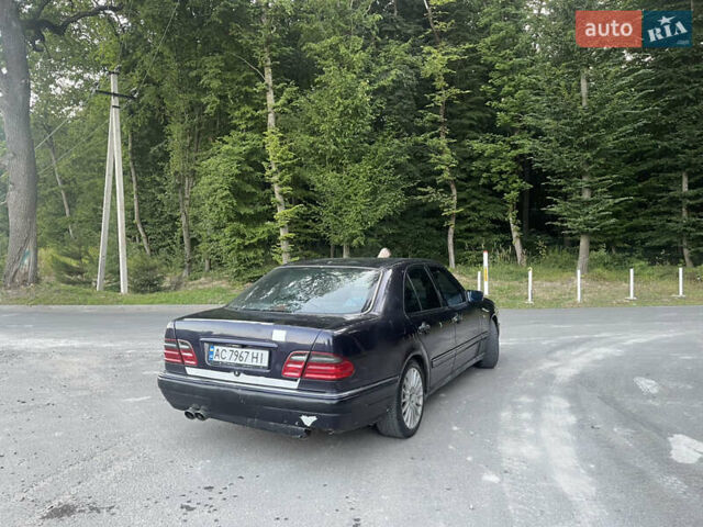 Синій Мерседес Е-Клас, об'ємом двигуна 2.3 л та пробігом 320 тис. км за 2500 $, фото 4 на Automoto.ua