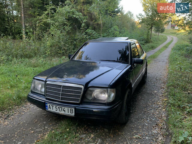 Синий Мерседес Е-Класс, объемом двигателя 2.2 л и пробегом 400 тыс. км за 2200 $, фото 1 на Automoto.ua