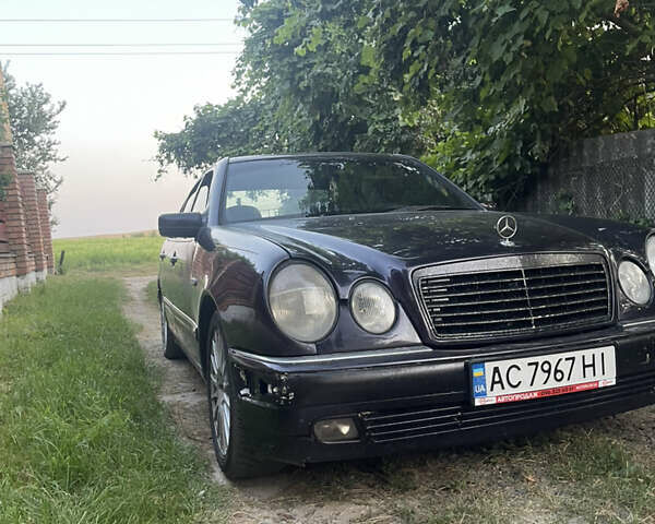 Синій Мерседес Е-Клас, об'ємом двигуна 2.3 л та пробігом 320 тис. км за 2500 $, фото 9 на Automoto.ua