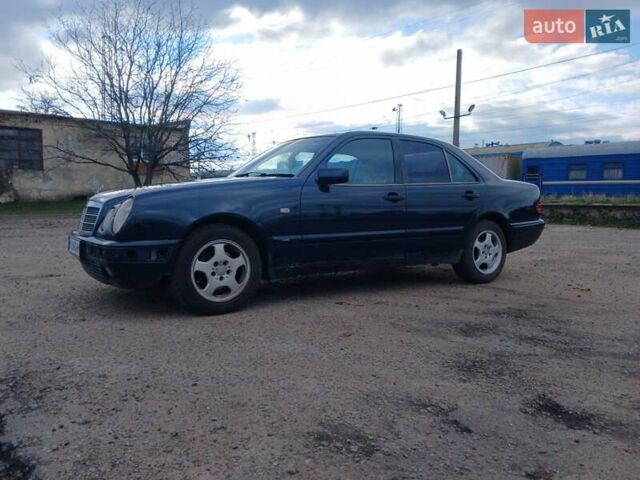 Синій Мерседес Е-Клас, об'ємом двигуна 2.2 л та пробігом 450 тис. км за 2700 $, фото 13 на Automoto.ua