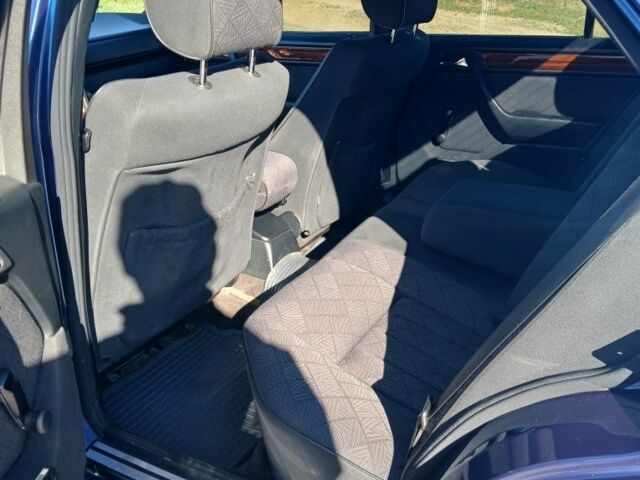 Синій Мерседес Е-Клас, об'ємом двигуна 2 л та пробігом 290 тис. км за 5000 $, фото 16 на Automoto.ua