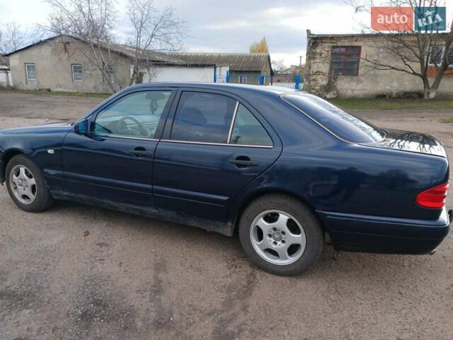 Синій Мерседес Е-Клас, об'ємом двигуна 2.2 л та пробігом 450 тис. км за 2700 $, фото 11 на Automoto.ua