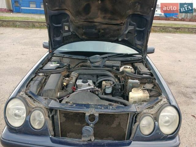 Синій Мерседес Е-Клас, об'ємом двигуна 2.2 л та пробігом 450 тис. км за 2700 $, фото 15 на Automoto.ua