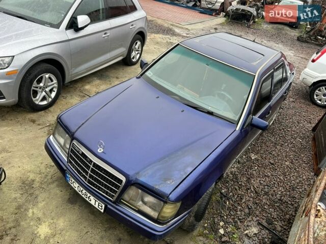 Синій Мерседес Е-Клас, об'ємом двигуна 2.5 л та пробігом 380 тис. км за 1750 $, фото 3 на Automoto.ua
