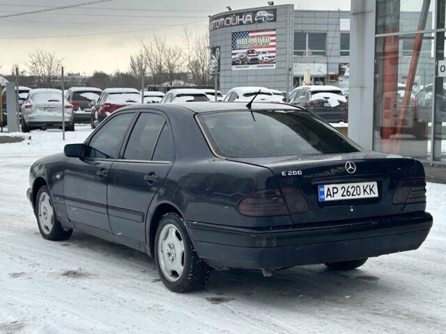 Синий Мерседес Е-Класс, объемом двигателя 0 л и пробегом 300 тыс. км за 2100 $, фото 3 на Automoto.ua