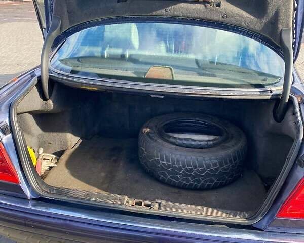 Синий Мерседес Е-Класс, объемом двигателя 2.3 л и пробегом 559 тыс. км за 2600 $, фото 7 на Automoto.ua