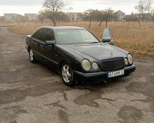 Синий Мерседес Е-Класс, объемом двигателя 3 л и пробегом 452 тыс. км за 1950 $, фото 11 на Automoto.ua