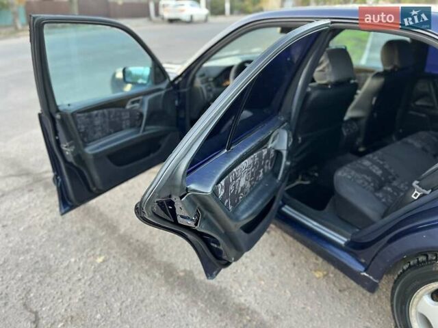 Синий Мерседес Е-Класс, объемом двигателя 2.8 л и пробегом 459 тыс. км за 1600 $, фото 3 на Automoto.ua