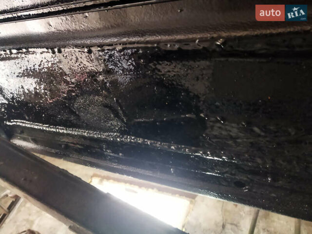 Синий Мерседес Е-Класс, объемом двигателя 2.8 л и пробегом 433 тыс. км за 4200 $, фото 7 на Automoto.ua