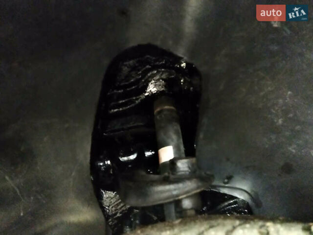 Синий Мерседес Е-Класс, объемом двигателя 2.8 л и пробегом 433 тыс. км за 4200 $, фото 8 на Automoto.ua