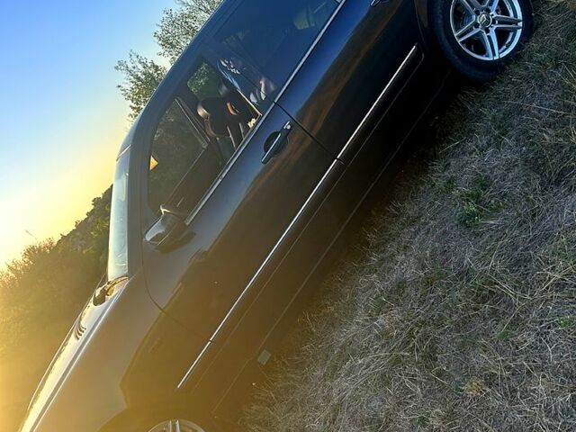 Синій Мерседес Е-Клас, об'ємом двигуна 3.2 л та пробігом 333 тис. км за 4300 $, фото 9 на Automoto.ua