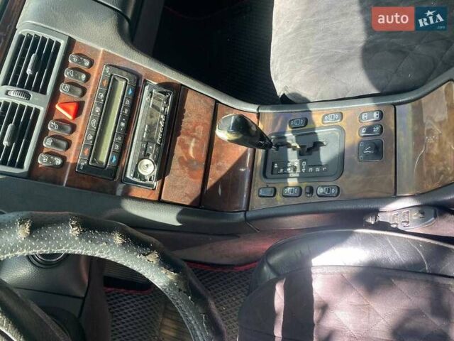 Синий Мерседес Е-Класс, объемом двигателя 4.2 л и пробегом 420 тыс. км за 3200 $, фото 9 на Automoto.ua
