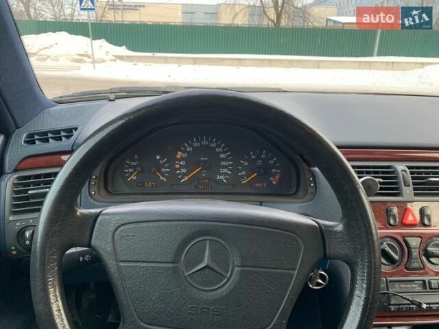Синій Мерседес Е-Клас, об'ємом двигуна 2.3 л та пробігом 195 тис. км за 7800 $, фото 3 на Automoto.ua