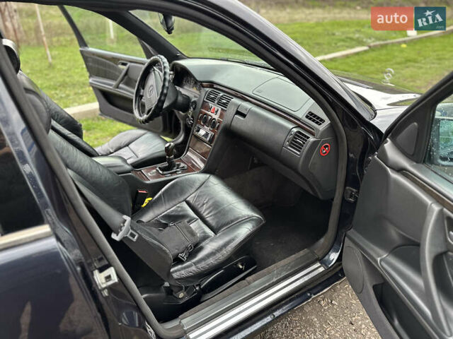 Синій Мерседес Е-Клас, об'ємом двигуна 2.8 л та пробігом 379 тис. км за 2800 $, фото 7 на Automoto.ua