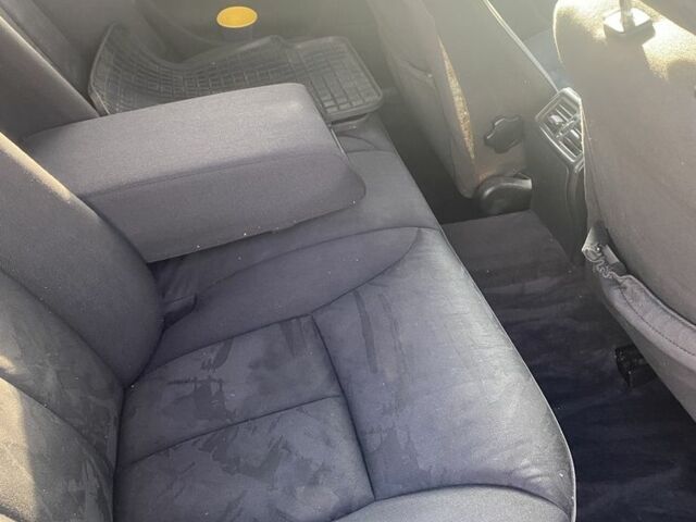 Синий Мерседес Е-Класс, объемом двигателя 2 л и пробегом 250 тыс. км за 2100 $, фото 8 на Automoto.ua