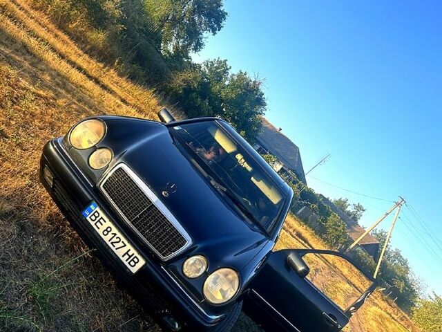 Синій Мерседес Е-Клас, об'ємом двигуна 3.2 л та пробігом 333 тис. км за 4300 $, фото 11 на Automoto.ua