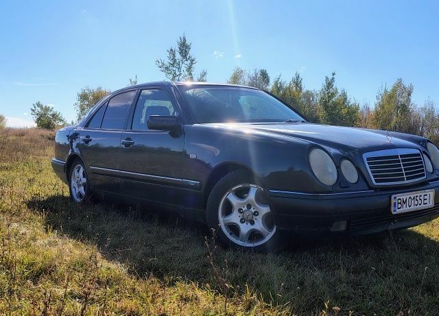 Синій Мерседес Е-Клас, об'ємом двигуна 2 л та пробігом 520 тис. км за 3100 $, фото 3 на Automoto.ua