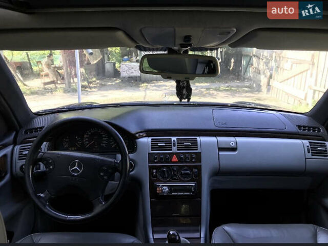 Синий Мерседес Е-Класс, объемом двигателя 2.3 л и пробегом 300 тыс. км за 2800 $, фото 6 на Automoto.ua