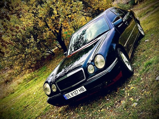 Синій Мерседес Е-Клас, об'ємом двигуна 3.2 л та пробігом 333 тис. км за 4300 $, фото 4 на Automoto.ua