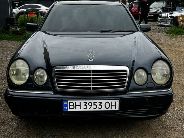 Синій Мерседес Е-Клас, об'ємом двигуна 2.3 л та пробігом 227 тис. км за 2999 $, фото 3 на Automoto.ua