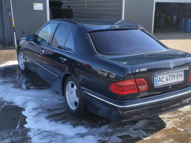 Синій Мерседес Е-Клас, об'ємом двигуна 3 л та пробігом 333 тис. км за 3400 $, фото 2 на Automoto.ua