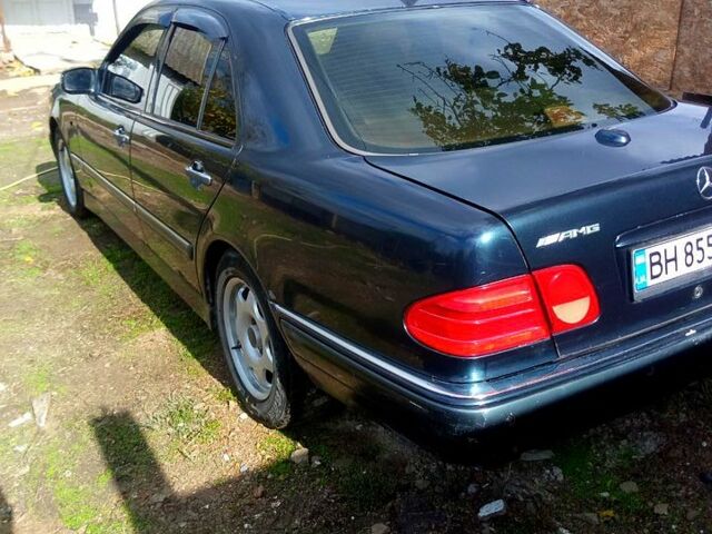 Синий Мерседес Е-Класс, объемом двигателя 3.2 л и пробегом 0 тыс. км за 2300 $, фото 2 на Automoto.ua