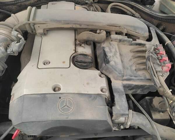 Синій Мерседес Е-Клас, об'ємом двигуна 2 л та пробігом 300 тис. км за 1800 $, фото 16 на Automoto.ua