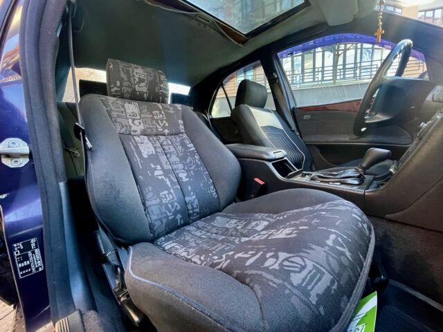 Синій Мерседес Е-Клас, об'ємом двигуна 2.3 л та пробігом 290 тис. км за 1999 $, фото 4 на Automoto.ua