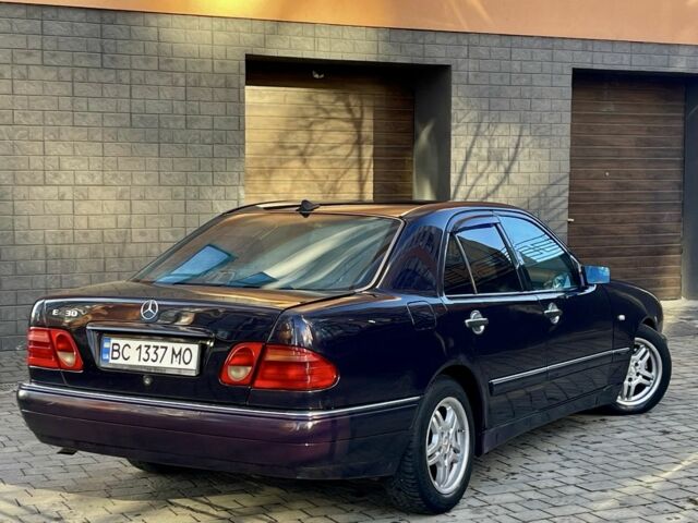 Синій Мерседес Е-Клас, об'ємом двигуна 2.3 л та пробігом 290 тис. км за 1999 $, фото 3 на Automoto.ua