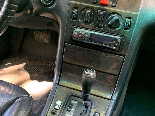 Синий Мерседес Е-Класс, объемом двигателя 2.8 л и пробегом 214 тыс. км за 2600 $, фото 6 на Automoto.ua