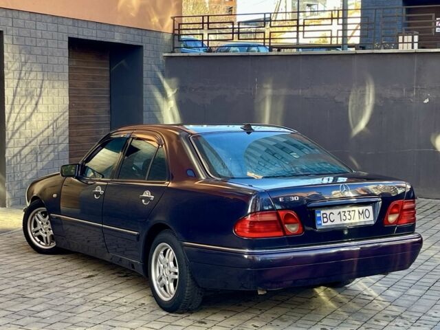 Синій Мерседес Е-Клас, об'ємом двигуна 2.3 л та пробігом 290 тис. км за 1999 $, фото 2 на Automoto.ua