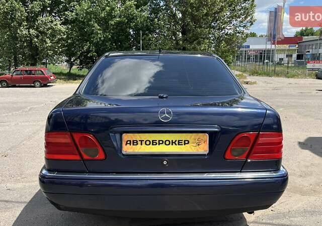 Мерседес Е-Класс 1997 в Николаеве на Automoto.ua Синий Мерседес Е-Класс, объемом двигателя 3.2 л и пробегом 284 тыс. км за 4400 $, фото 6 на Automoto.ua