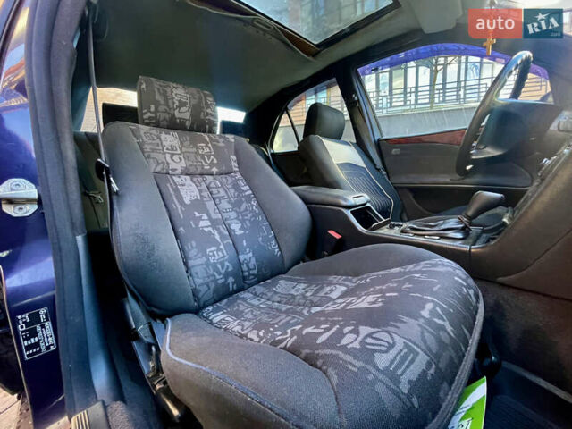 Синий Мерседес Е-Класс, объемом двигателя 2.3 л и пробегом 290 тыс. км за 1999 $, фото 17 на Automoto.ua